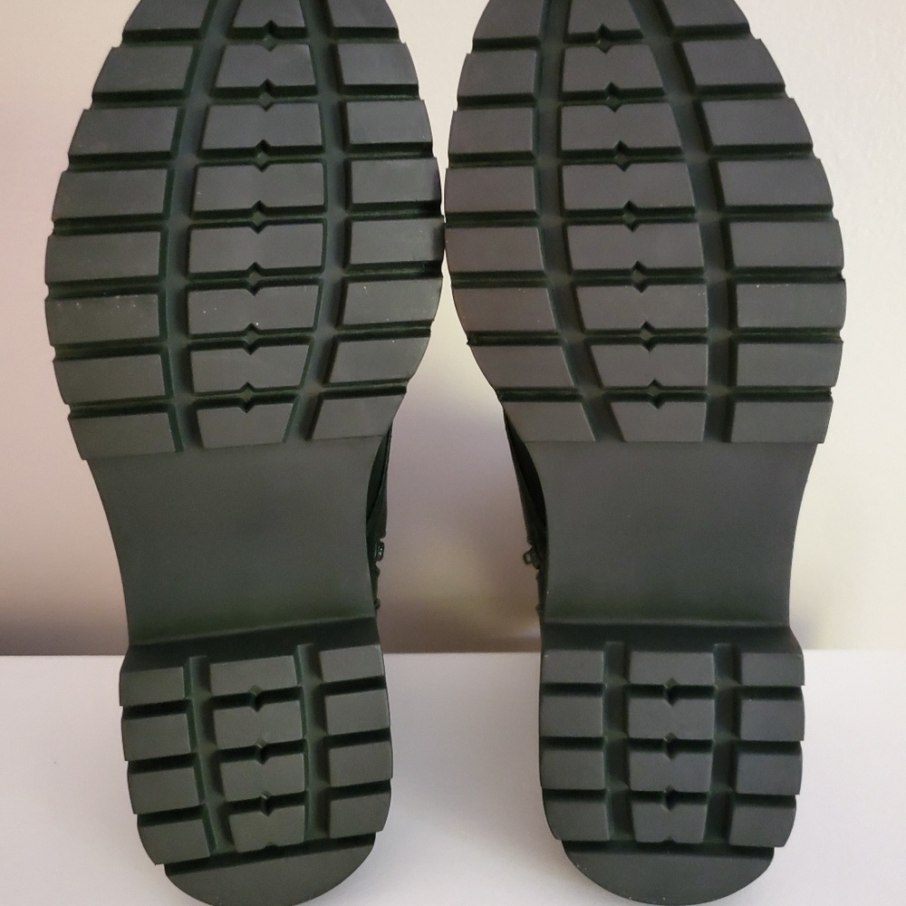 Betsey Johnson Dash boots NIB - Picture 4 of 7